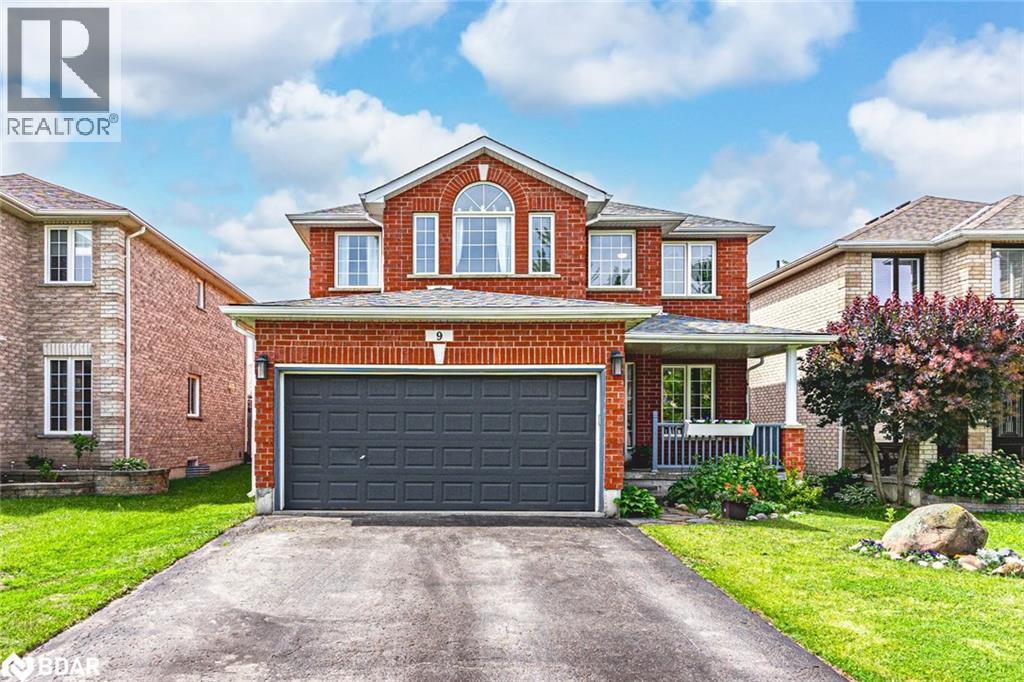 Photo 1 of 9 Buggs Gate, Barrie ON