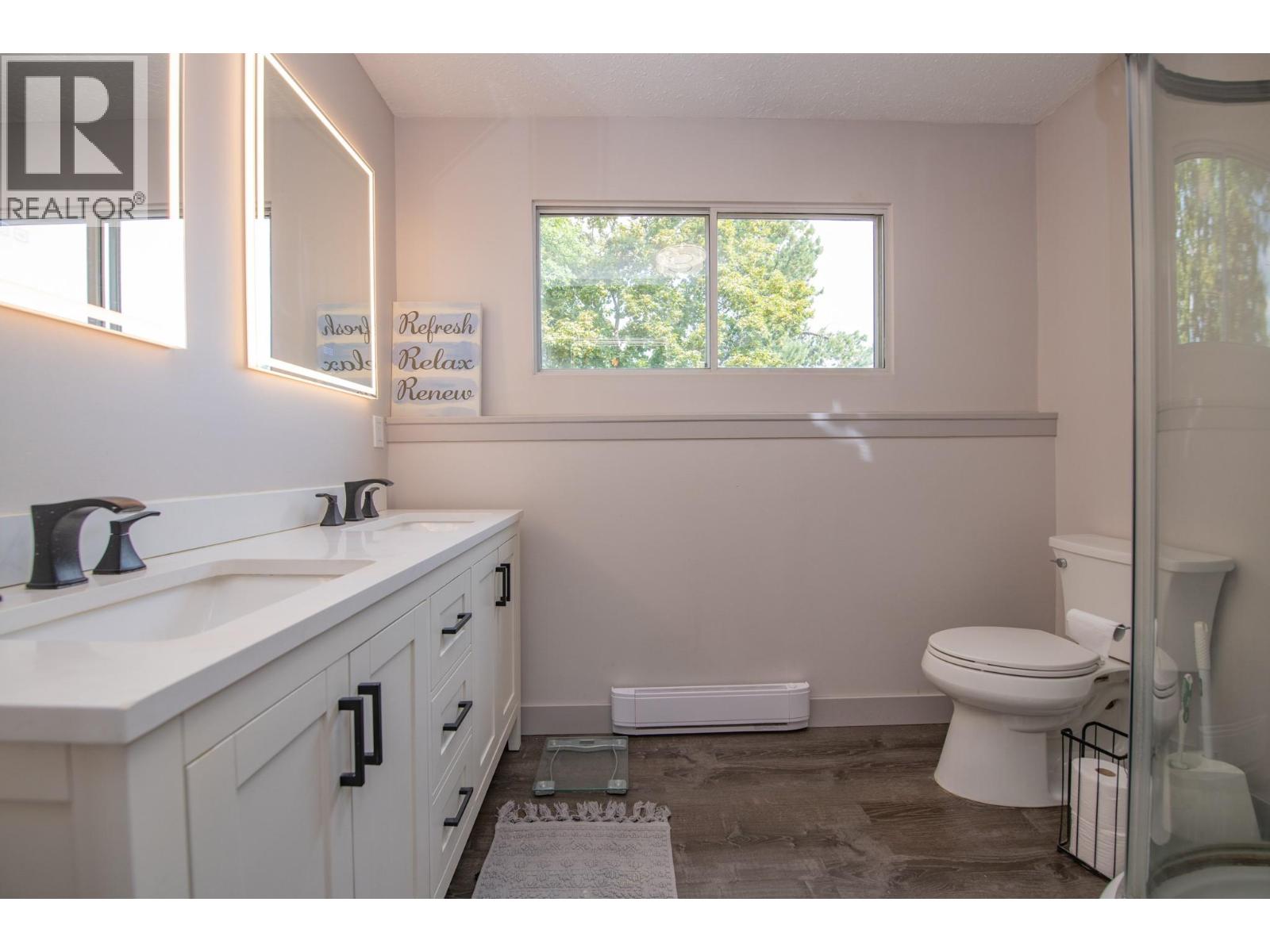 Photo 2 of 1390 Cornwall Road, Kelowna BC