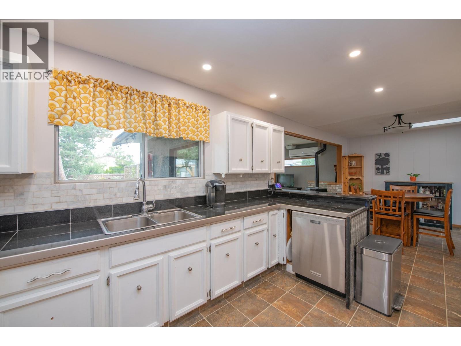 Photo 25 of 1390 Cornwall Road, Kelowna BC