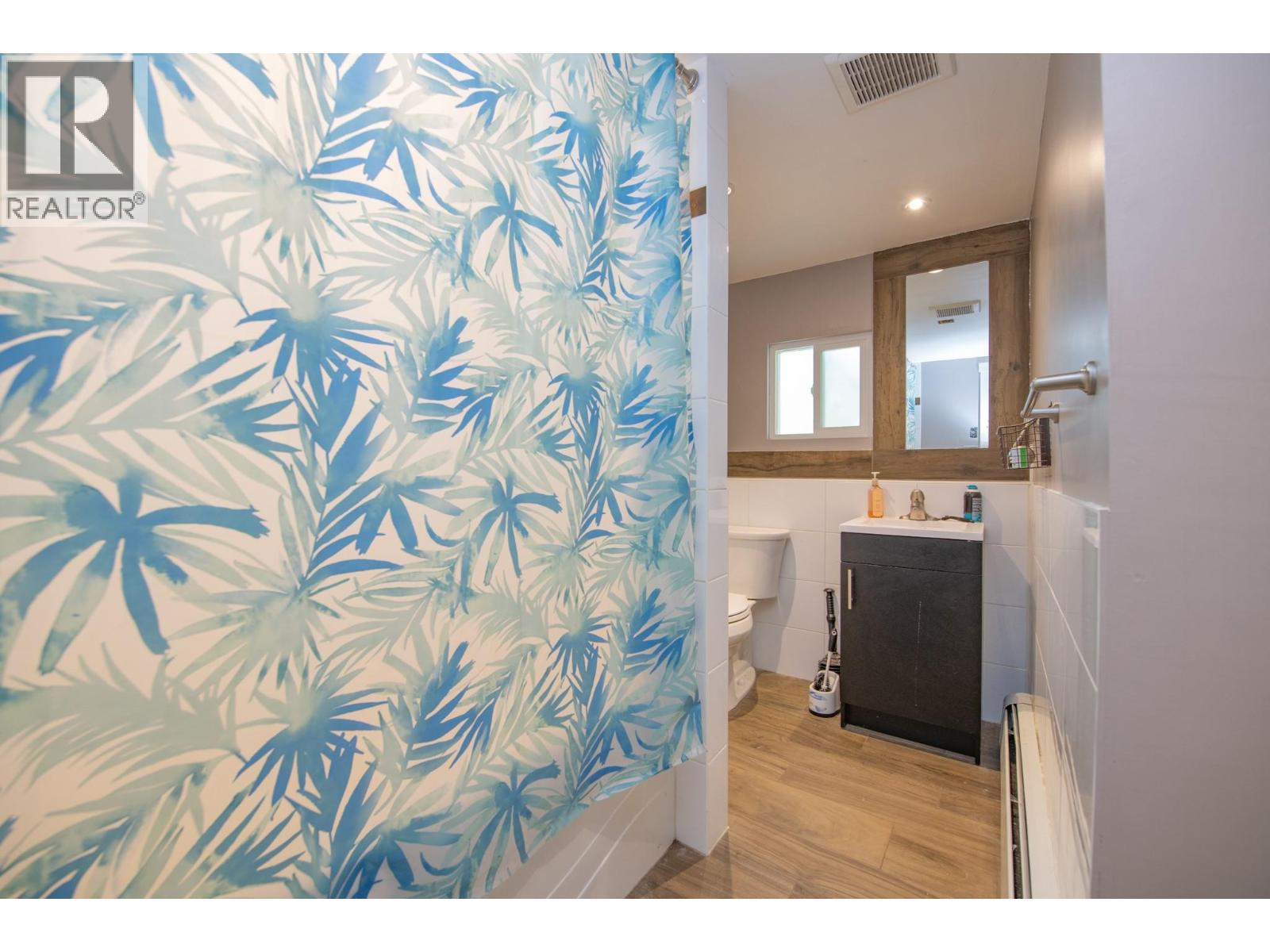 Photo 31 of 1390 Cornwall Road, Kelowna BC