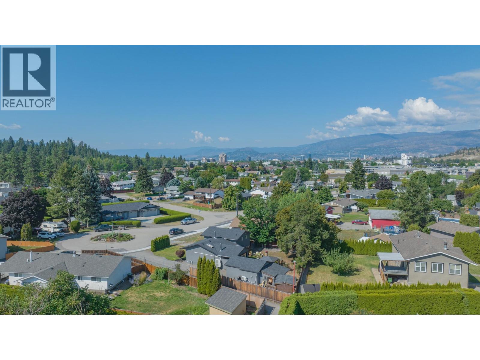 Photo 11 of 1390 Cornwall Road, Kelowna BC
