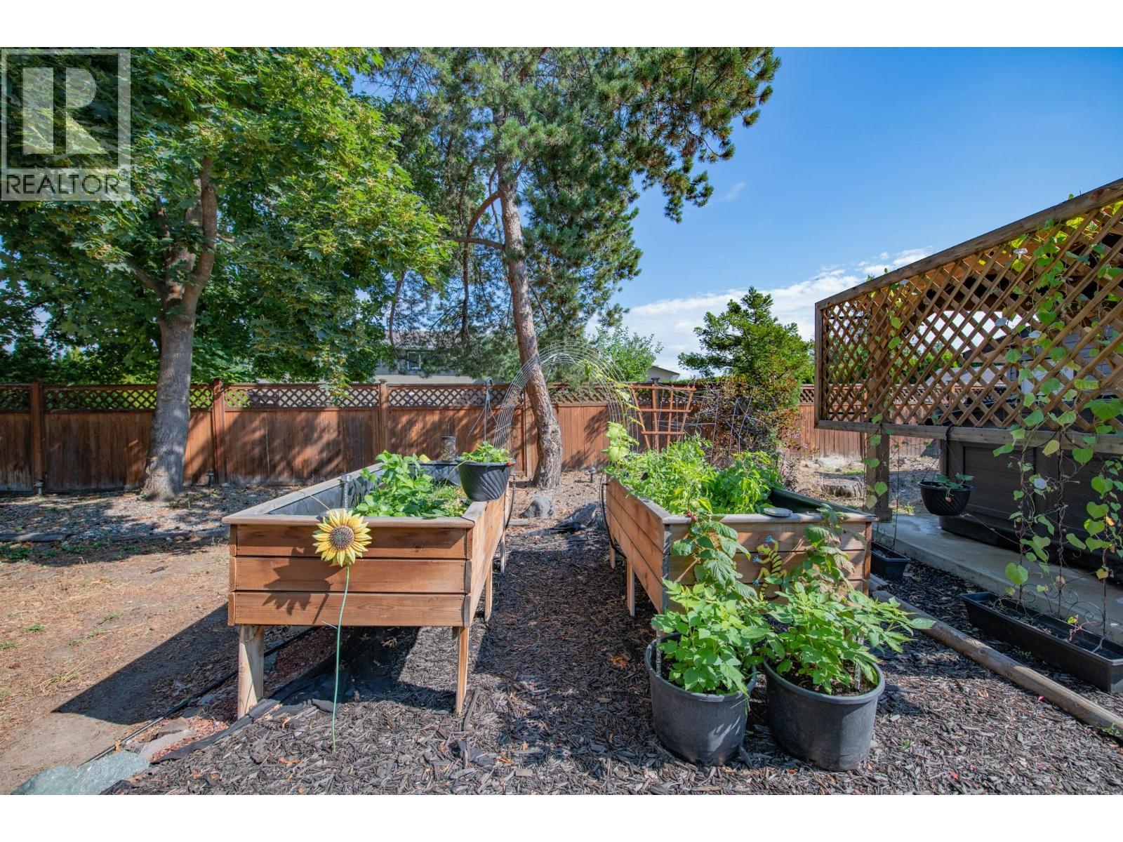 Photo 16 of 1390 Cornwall Road, Kelowna BC