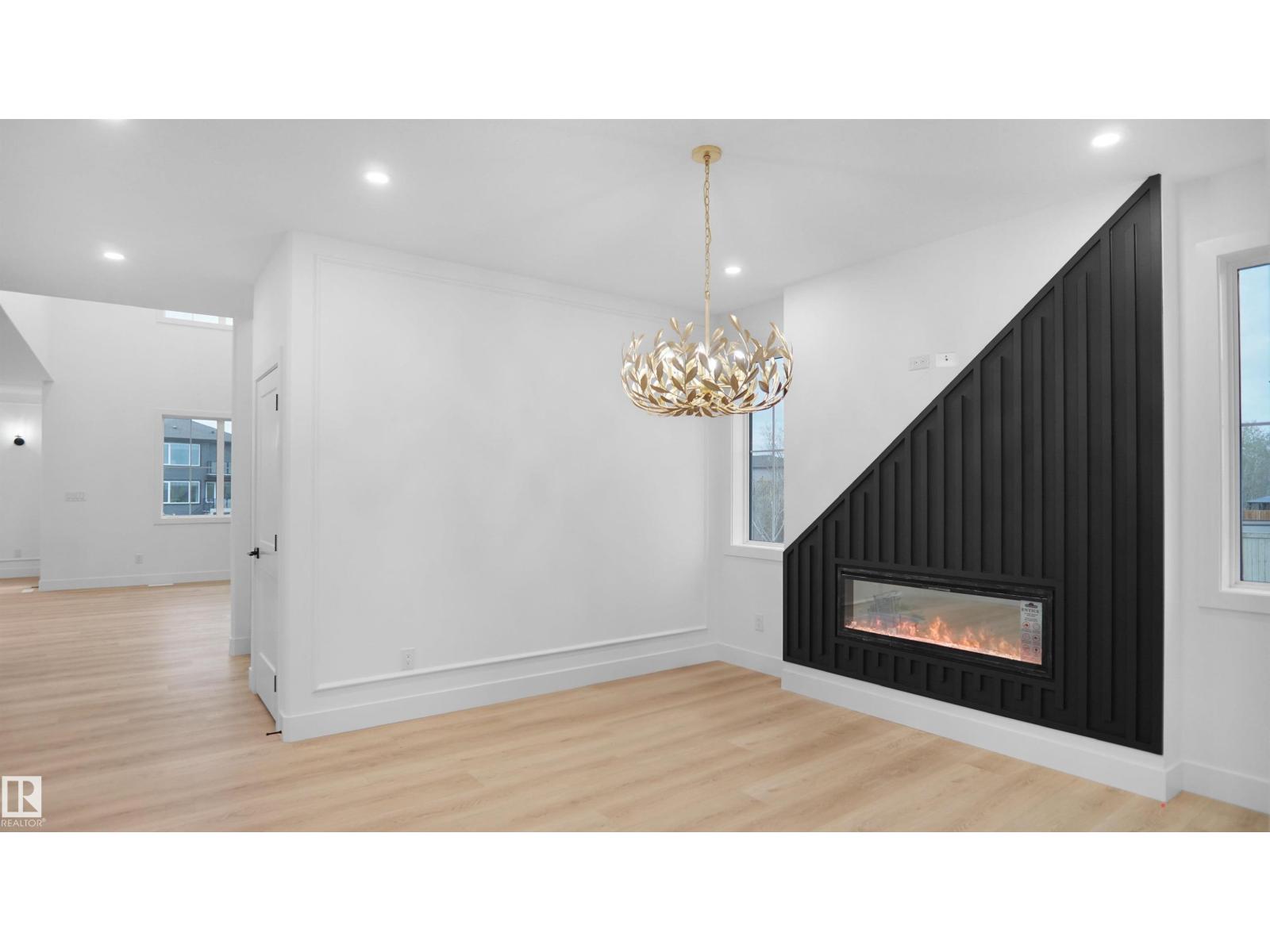 Photo 8 of 3540 6 St Nw, Edmonton AB
