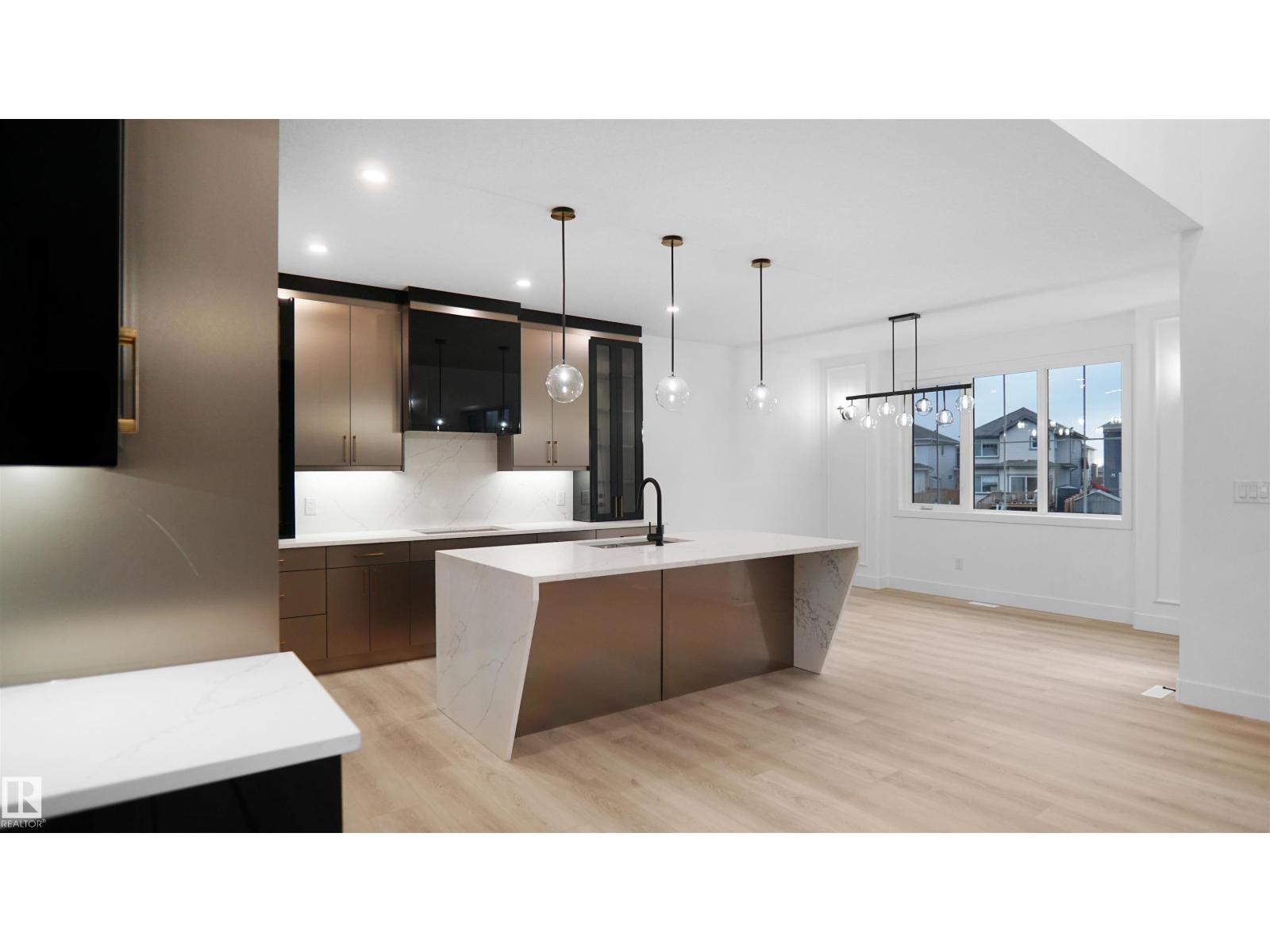 Photo 20 of 3540 6 St Nw, Edmonton AB