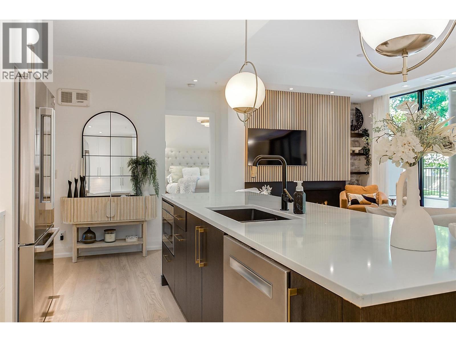 Photo 13 of 450 Groves Avenue Unit 102, Kelowna BC