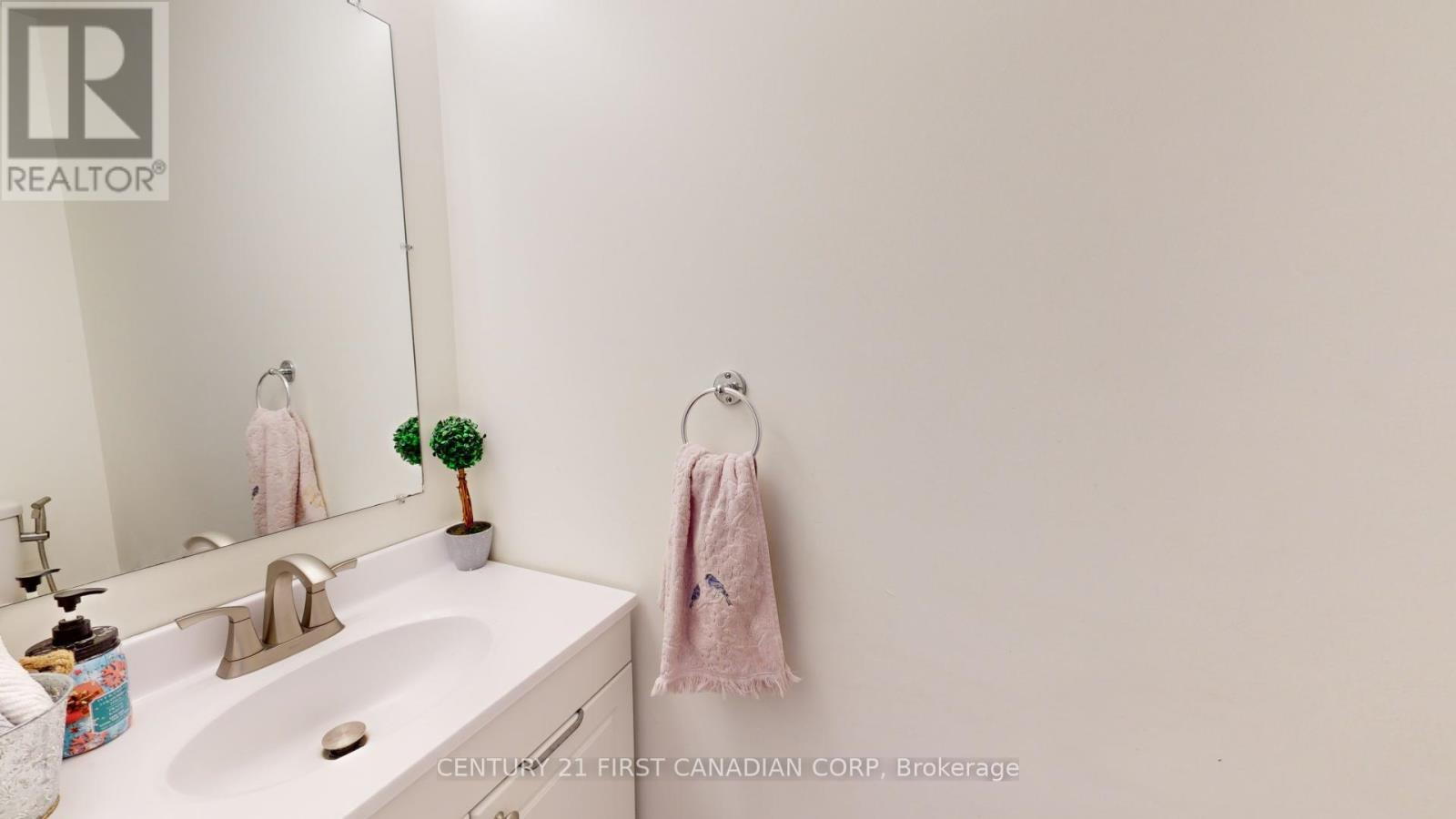 Photo 18 of 6 20 Kernohan Parkway, London South ON