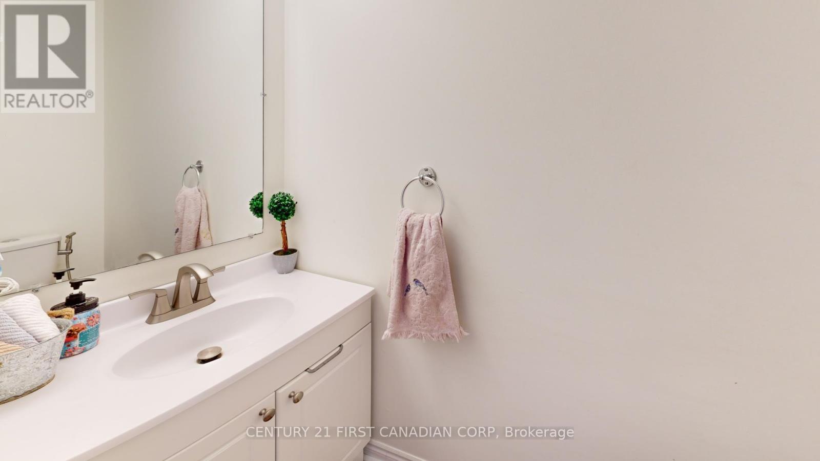 Photo 22 of 6 20 Kernohan Parkway, London South ON