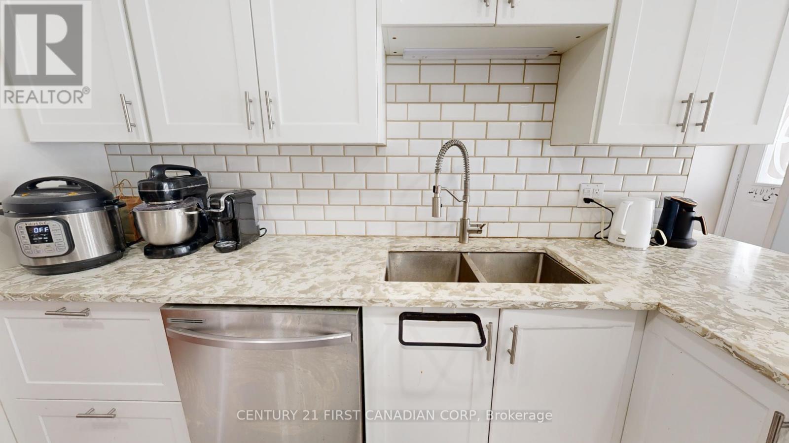 Photo 6 of 6 20 Kernohan Parkway, London South ON