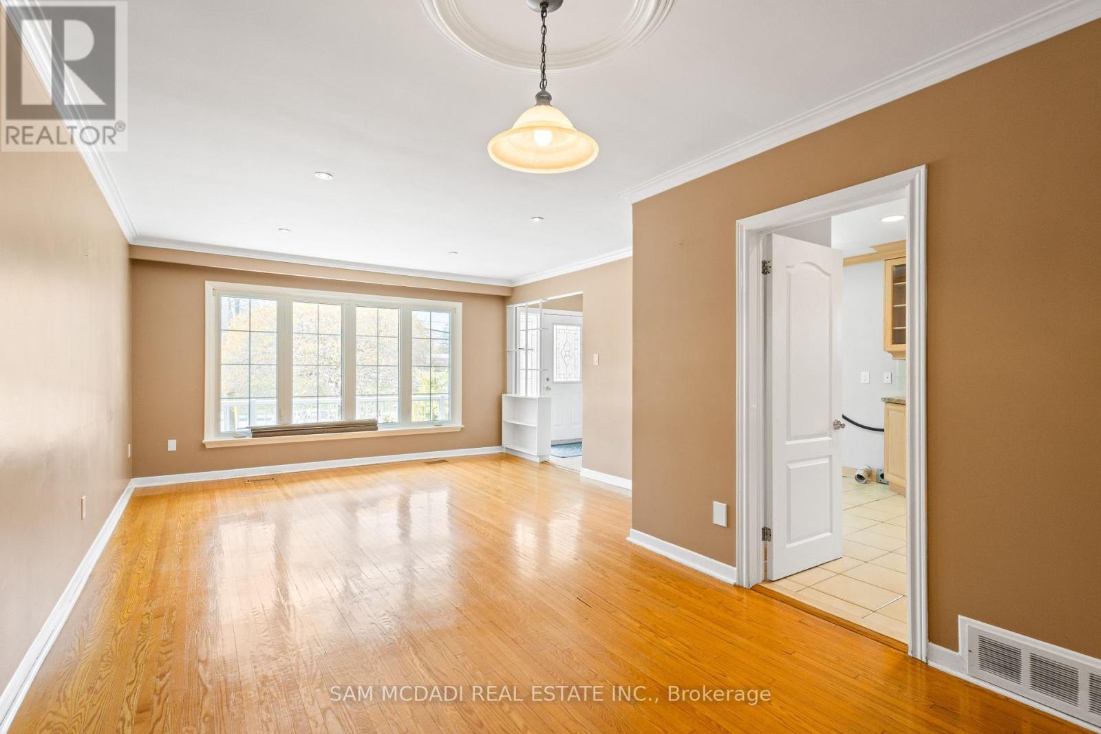 Photo 6 of 1491 Royal York Road, Toronto ON