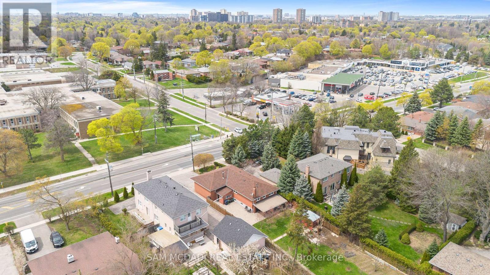 Photo 38 of 1491 Royal York Road, Toronto ON