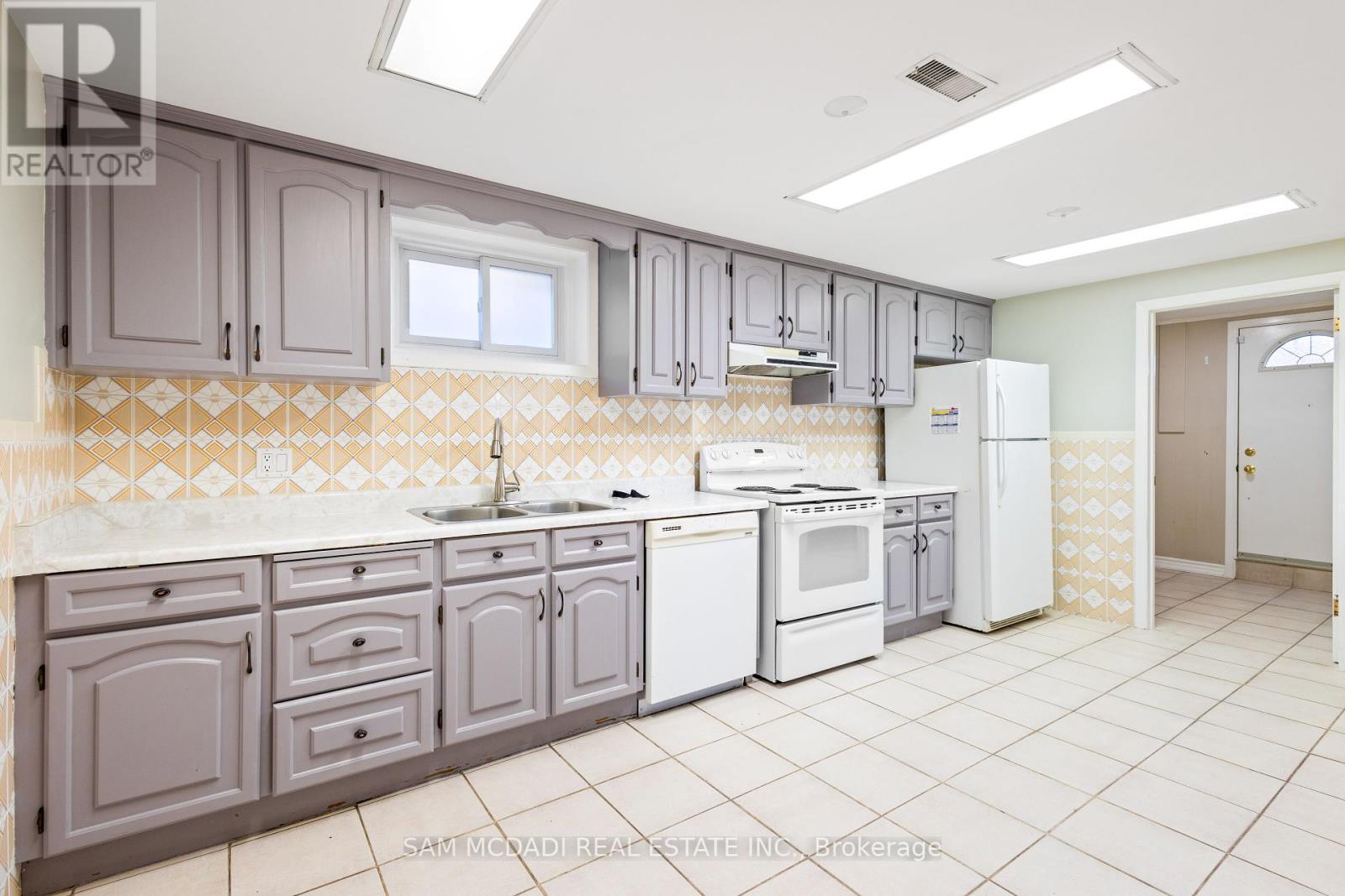 Photo 30 of 1491 Royal York Road, Toronto ON