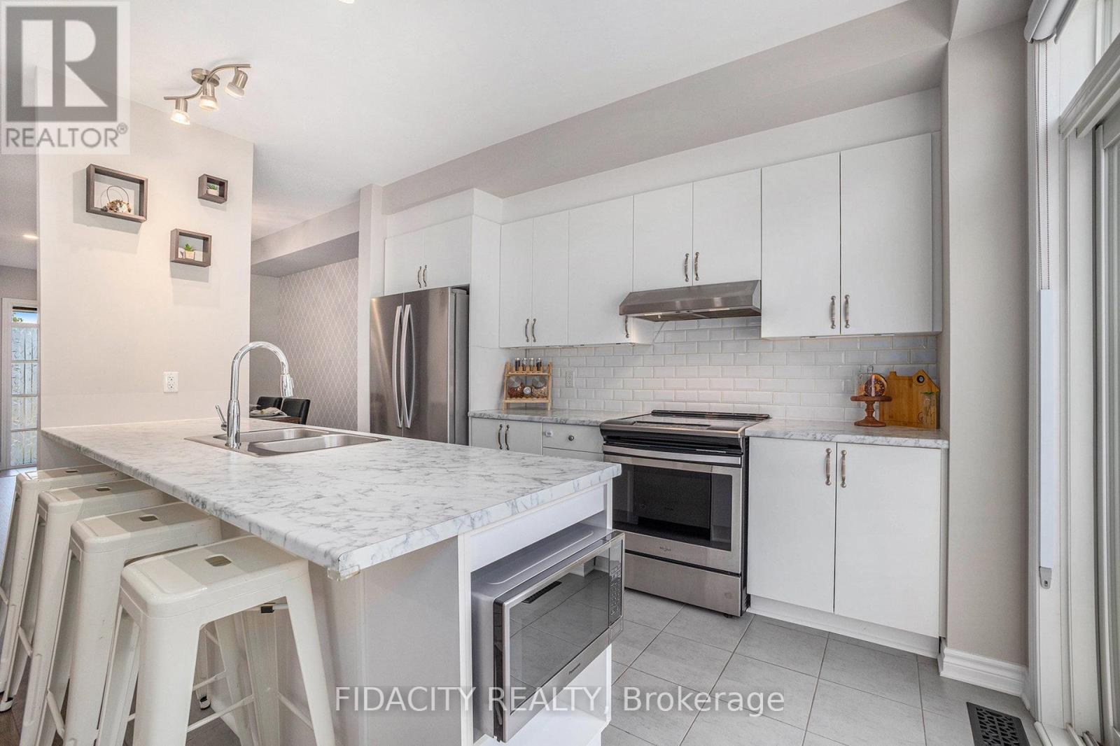 Photo 18 of 241 Bandelier Way, Ottawa ON