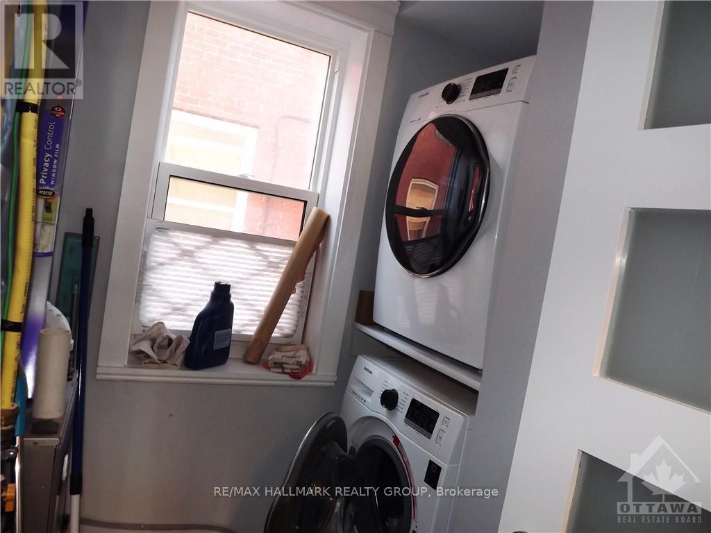 Photo 11 of 2 381 Cooper Street, Ottawa ON