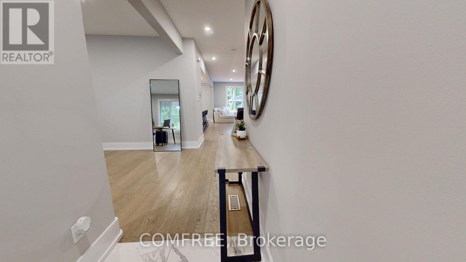 Photo 11 of 70 Sirocco Crescent, Ottawa ON