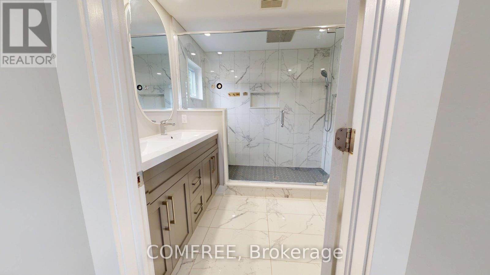 Photo 18 of 70 Sirocco Crescent, Ottawa ON