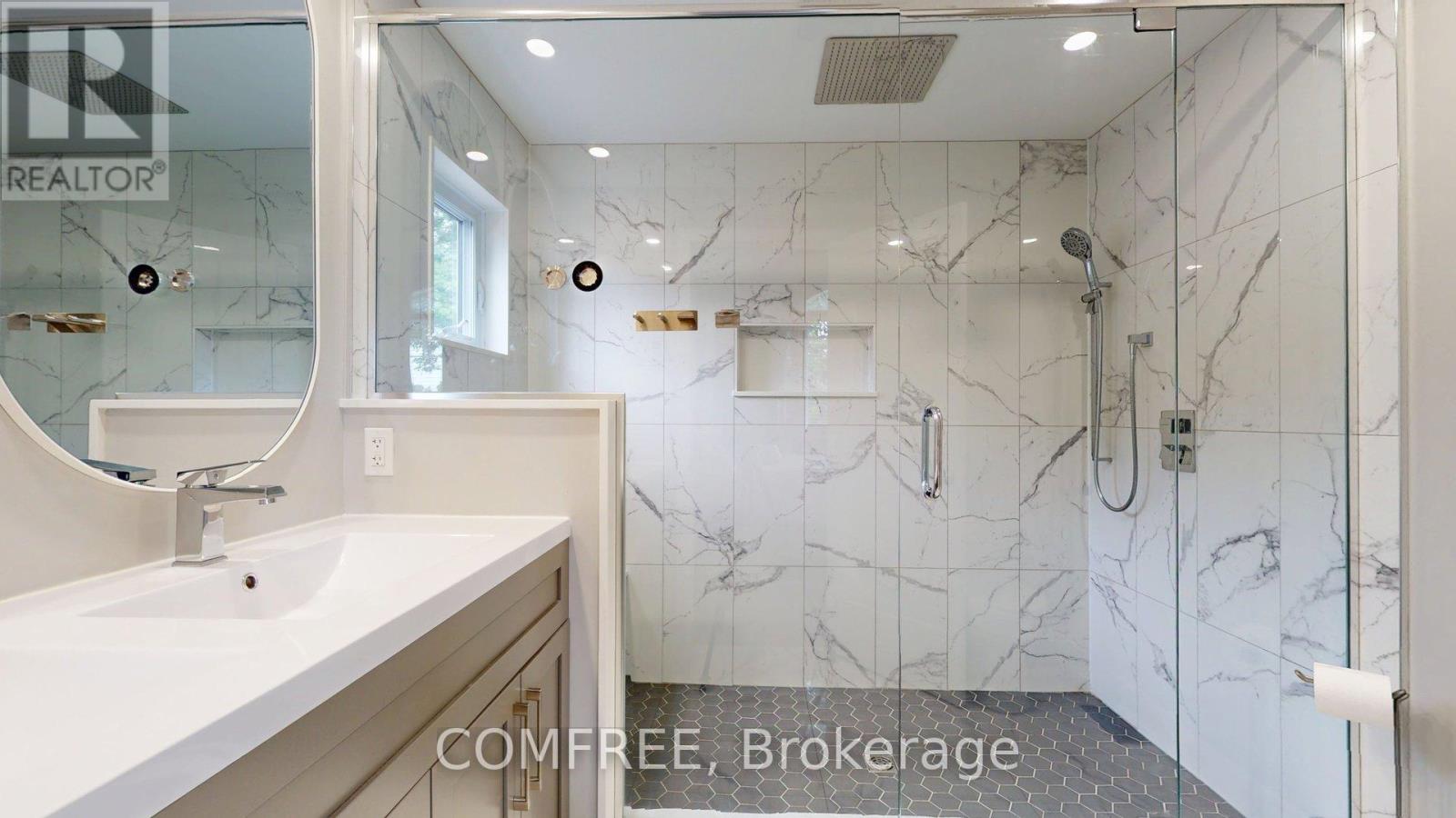 Photo 19 of 70 Sirocco Crescent, Ottawa ON