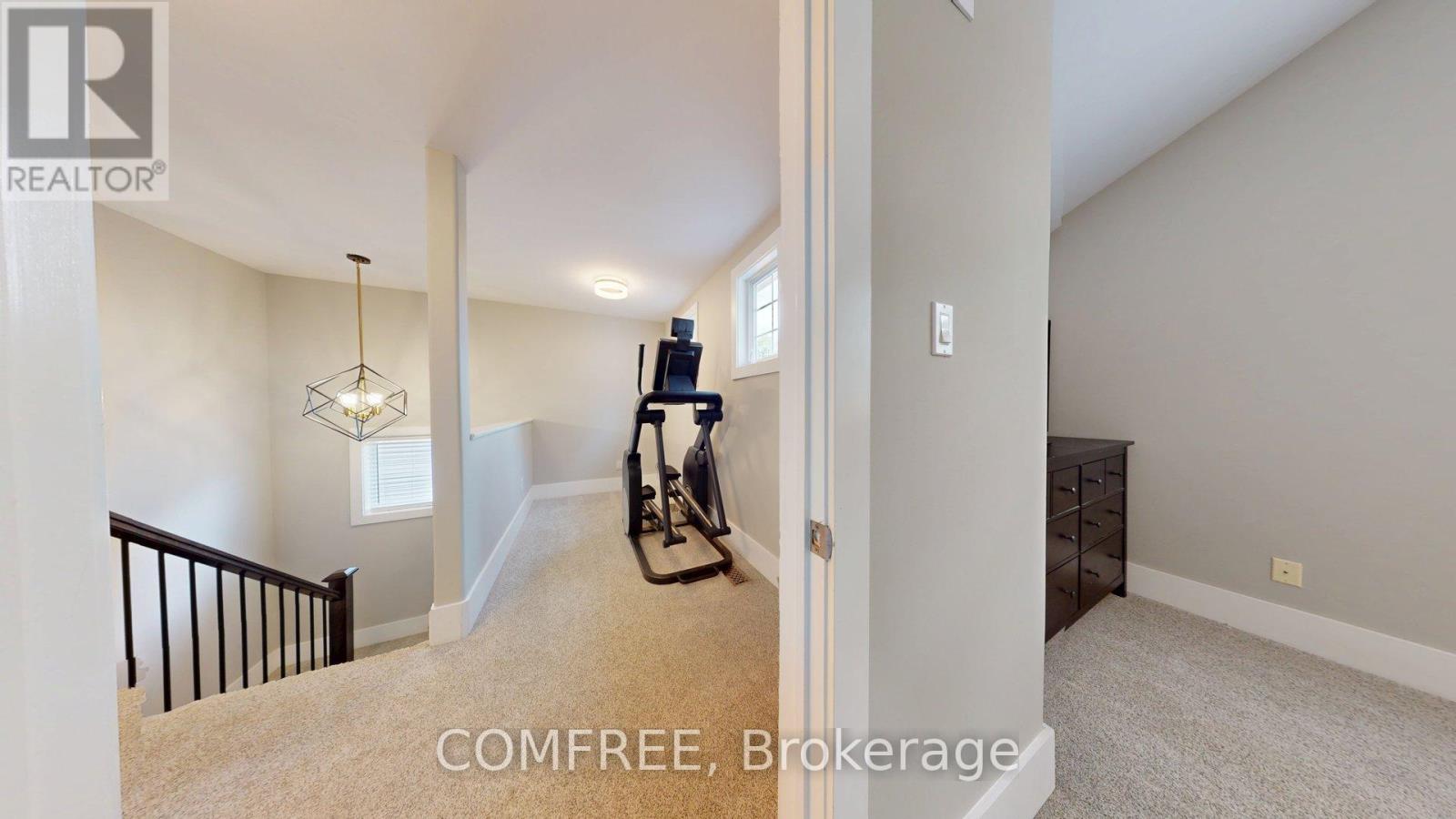 Photo 21 of 70 Sirocco Crescent, Ottawa ON