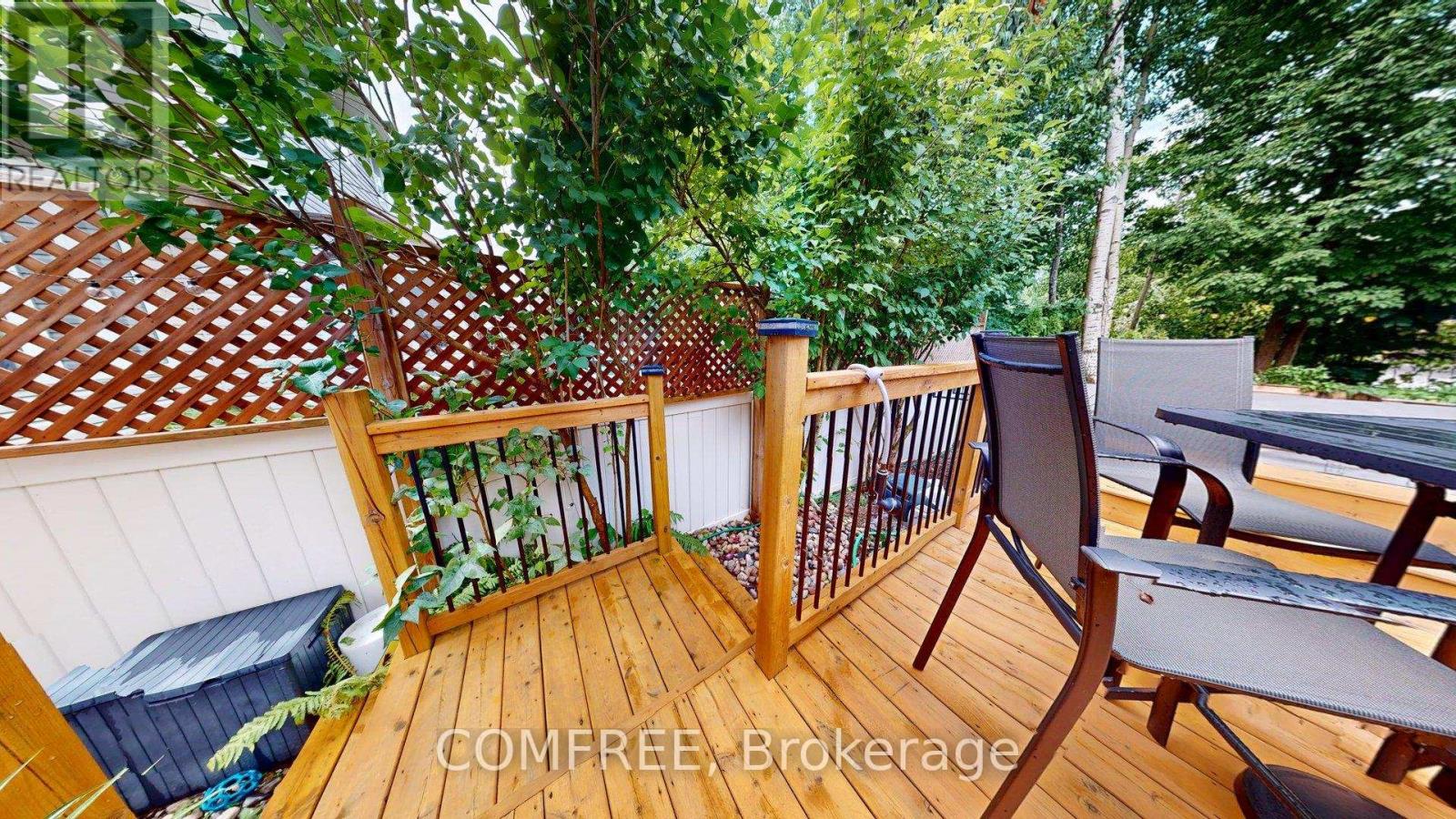 Photo 36 of 70 Sirocco Crescent, Ottawa ON