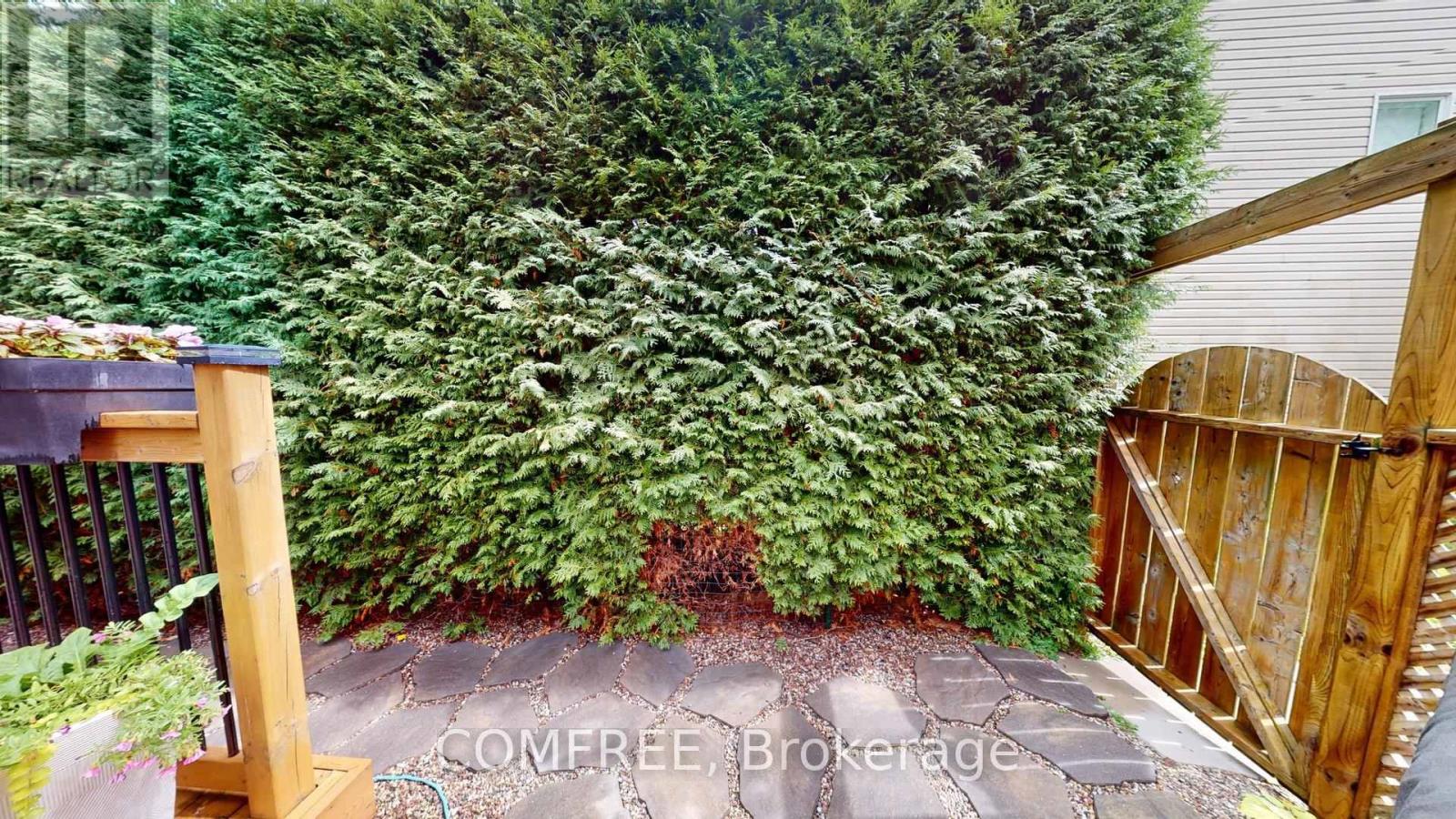 Photo 39 of 70 Sirocco Crescent, Ottawa ON