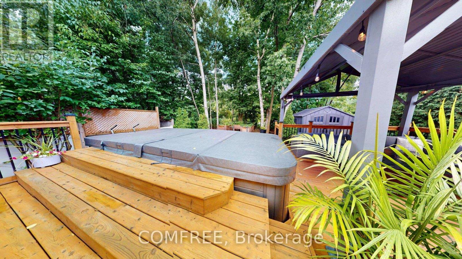 Photo 40 of 70 Sirocco Crescent, Ottawa ON