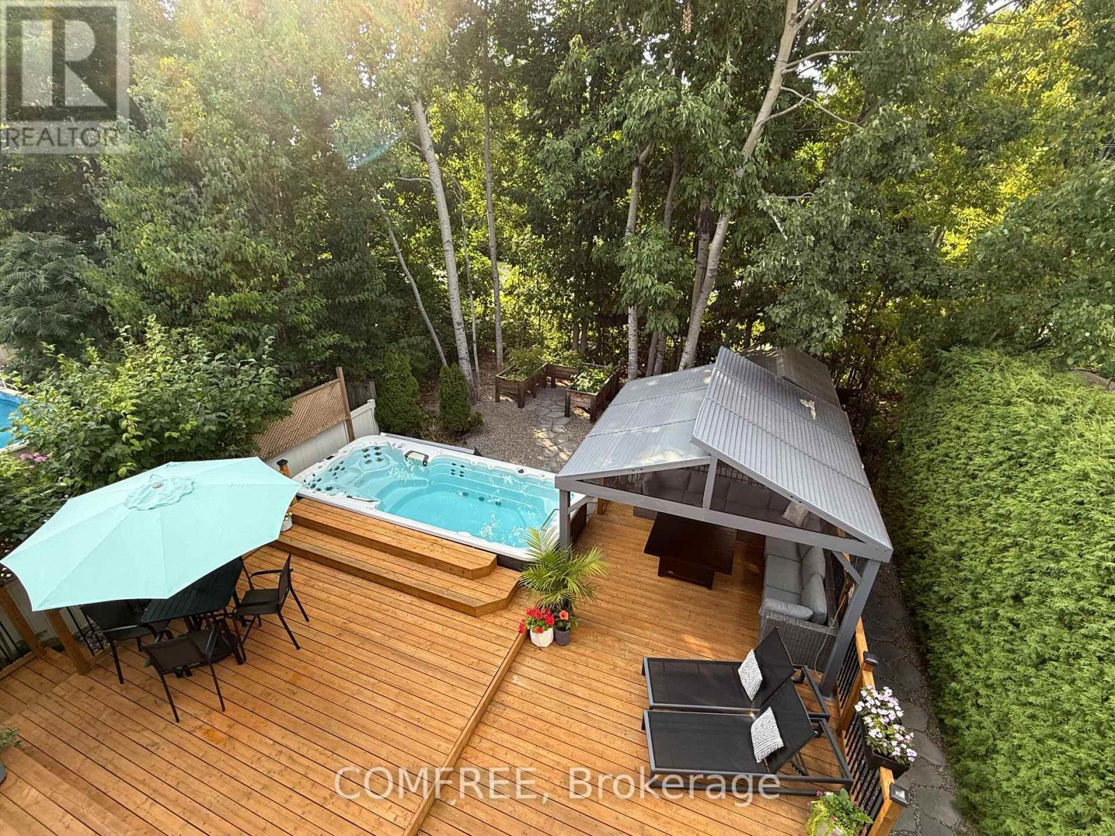 Photo 47 of 70 Sirocco Crescent, Ottawa ON