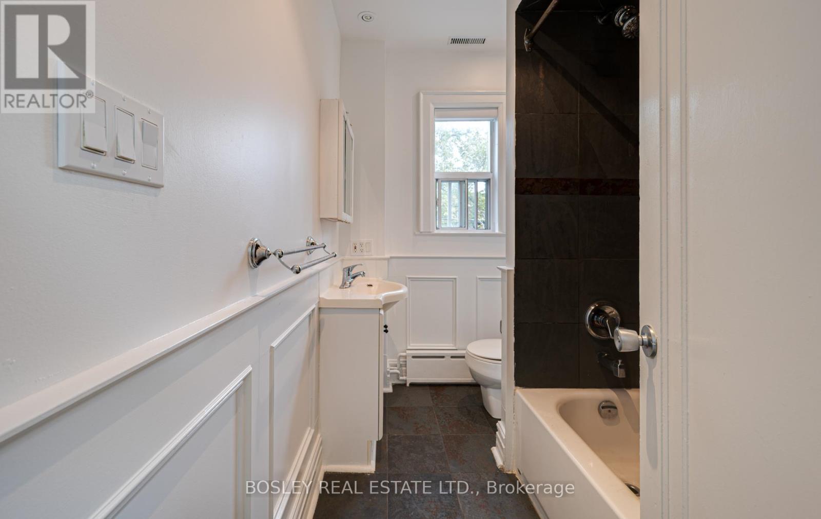 Photo 15 of Unit 2 272 Dovercourt Road, Toronto ON