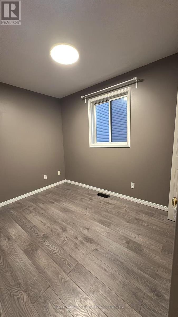 Photo 17 of 5715 Deerbrook Street, Niagara Falls ON