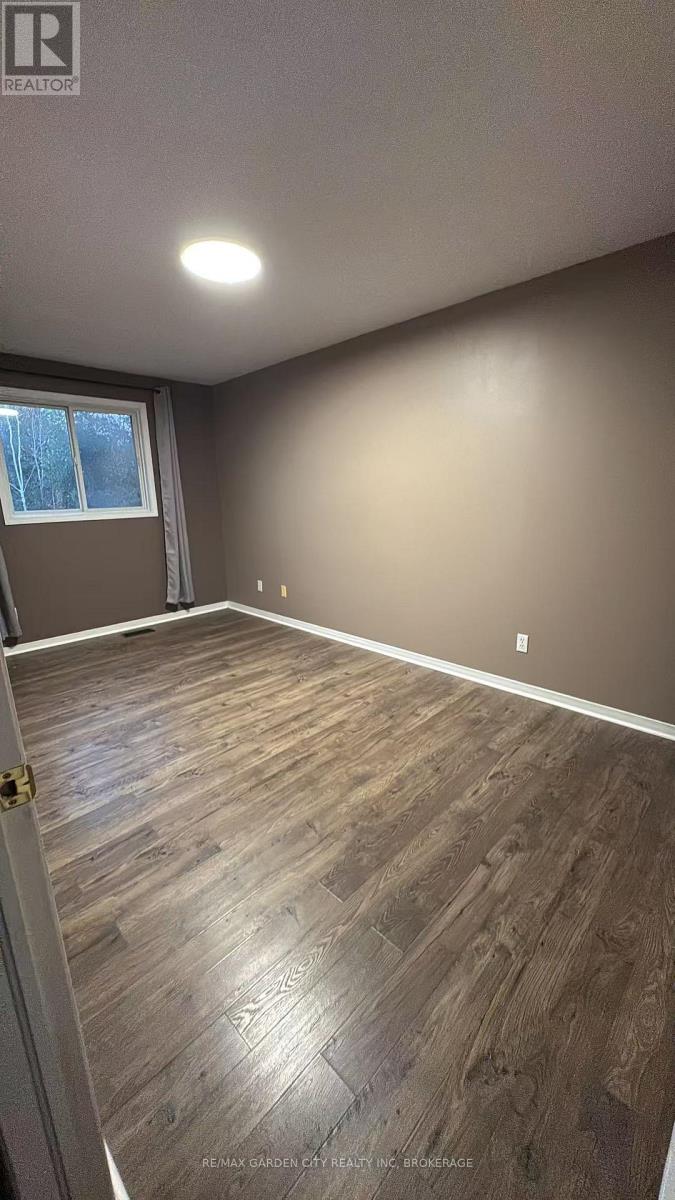 Photo 19 of 5715 Deerbrook Street, Niagara Falls ON
