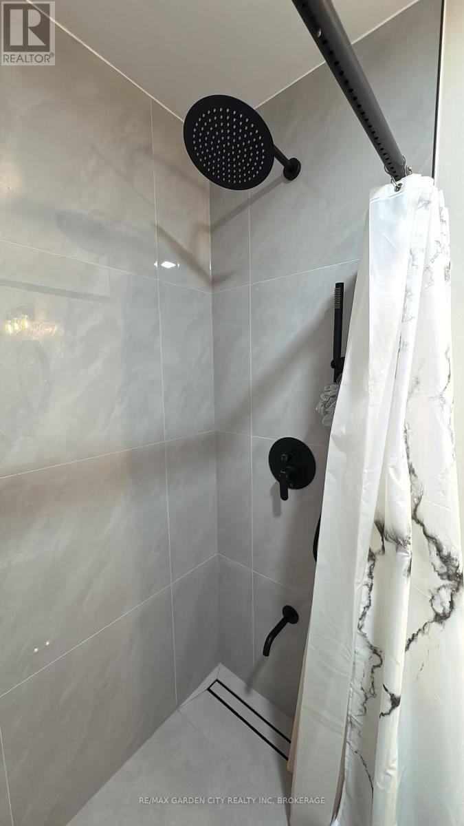 Photo 20 of 5715 Deerbrook Street, Niagara Falls ON