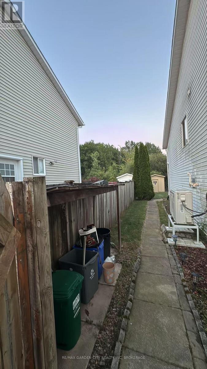 Photo 28 of 5715 Deerbrook Street, Niagara Falls ON