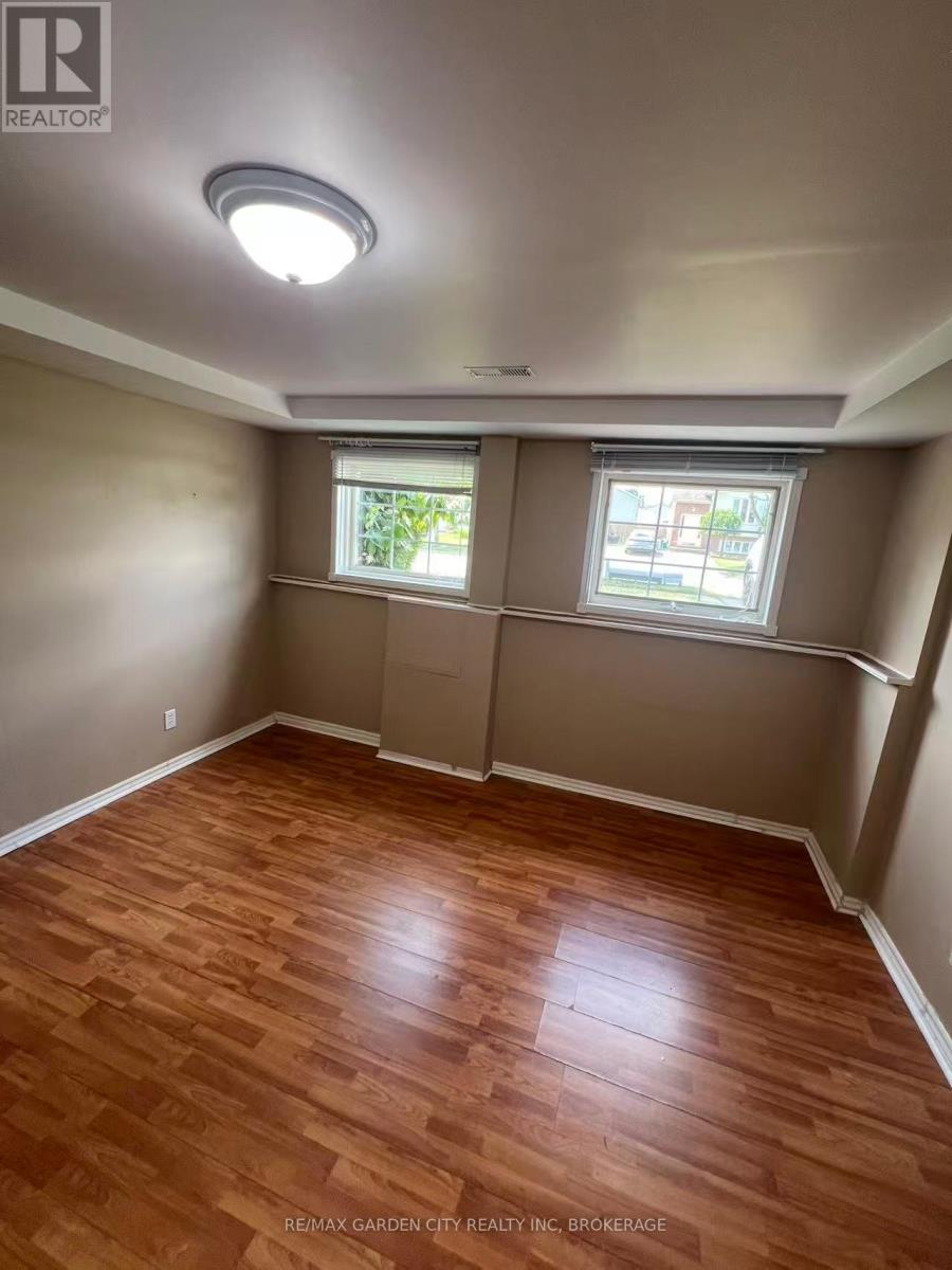 Photo 9 of 5715 Deerbrook Street, Niagara Falls ON