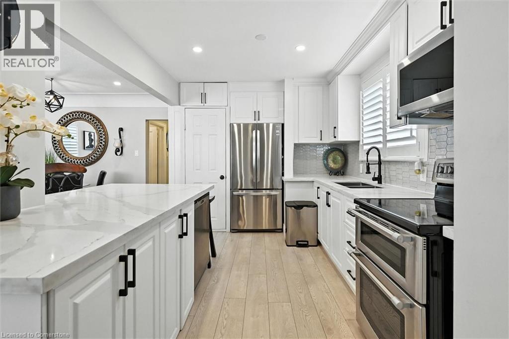 Photo 10 of 507 Upper James Street, Hamilton ON