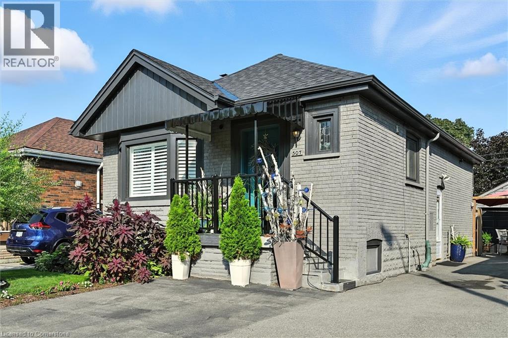Photo 2 of 507 Upper James Street, Hamilton ON