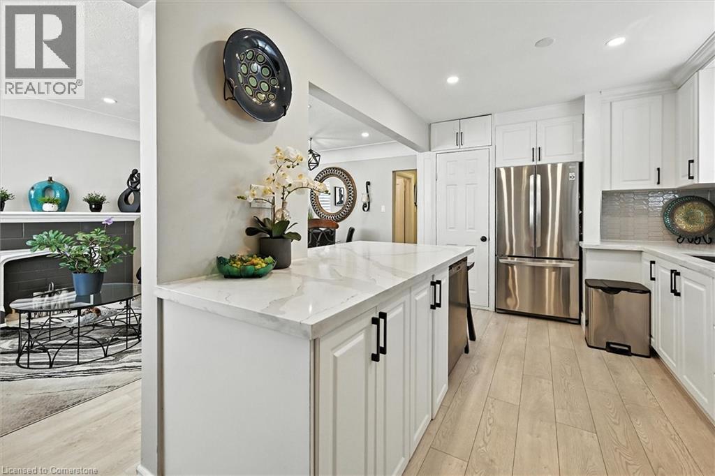 Photo 4 of 507 Upper James Street, Hamilton ON