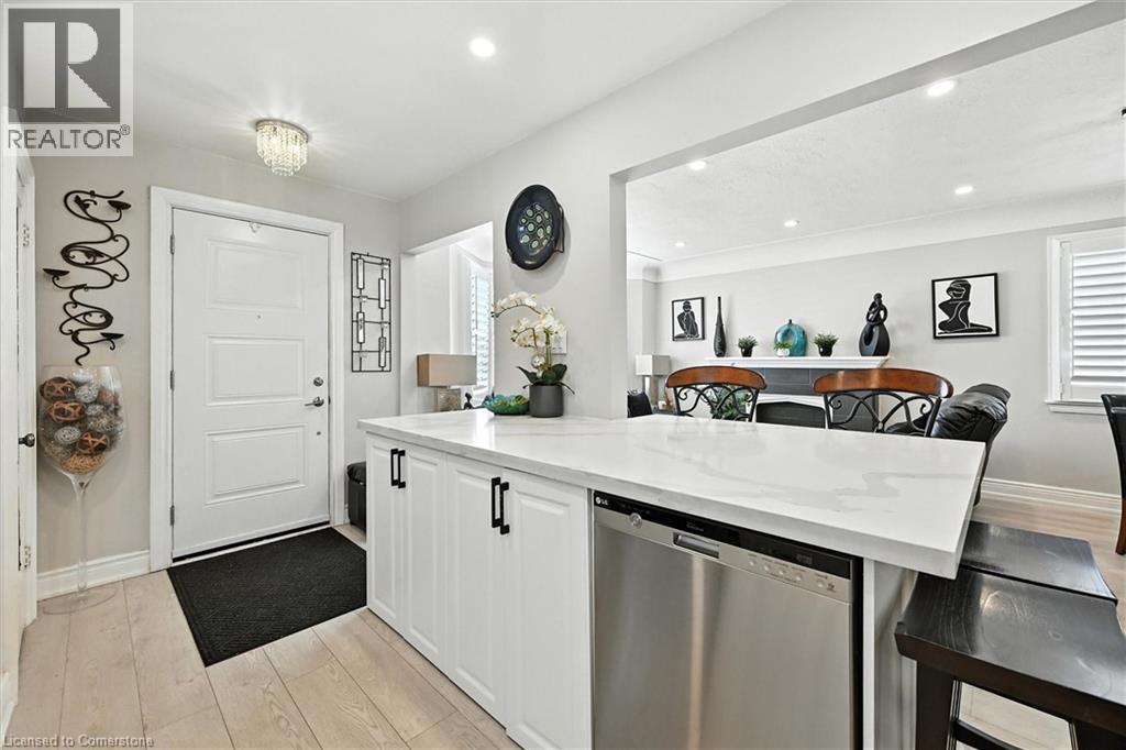 Photo 8 of 507 Upper James Street, Hamilton ON