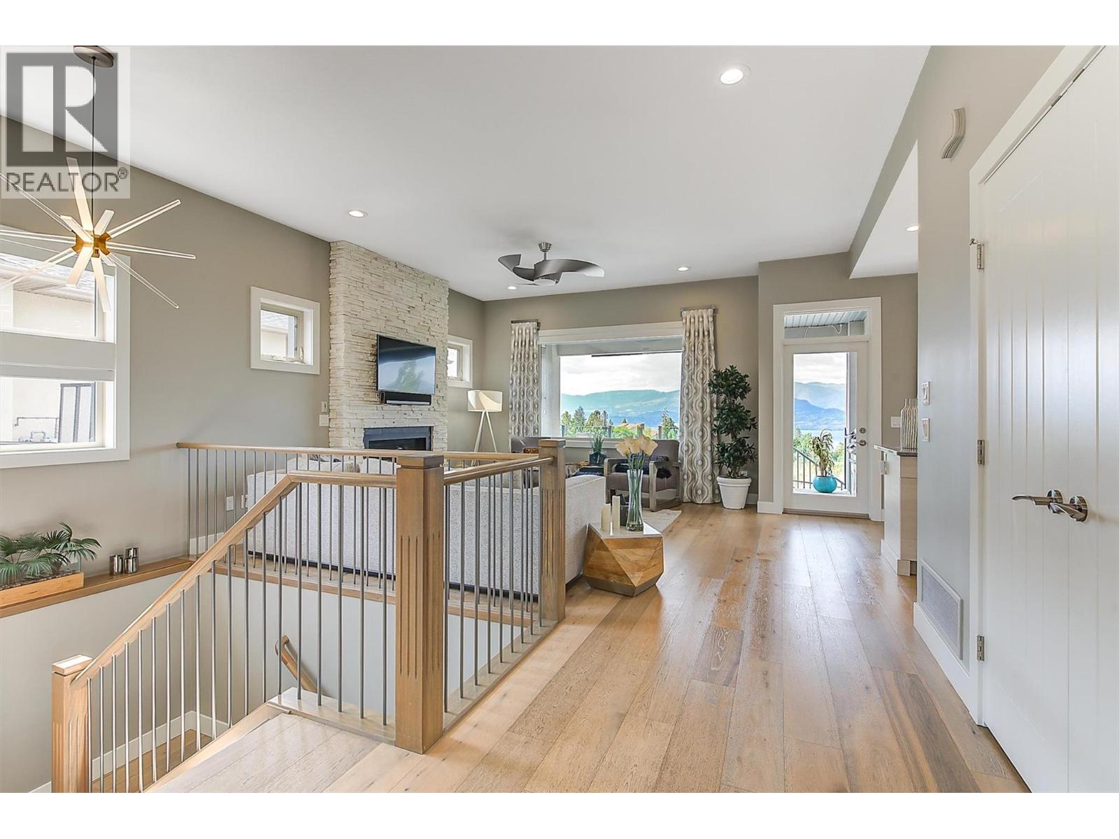 6 514 Quartz Crescent, Kelowna