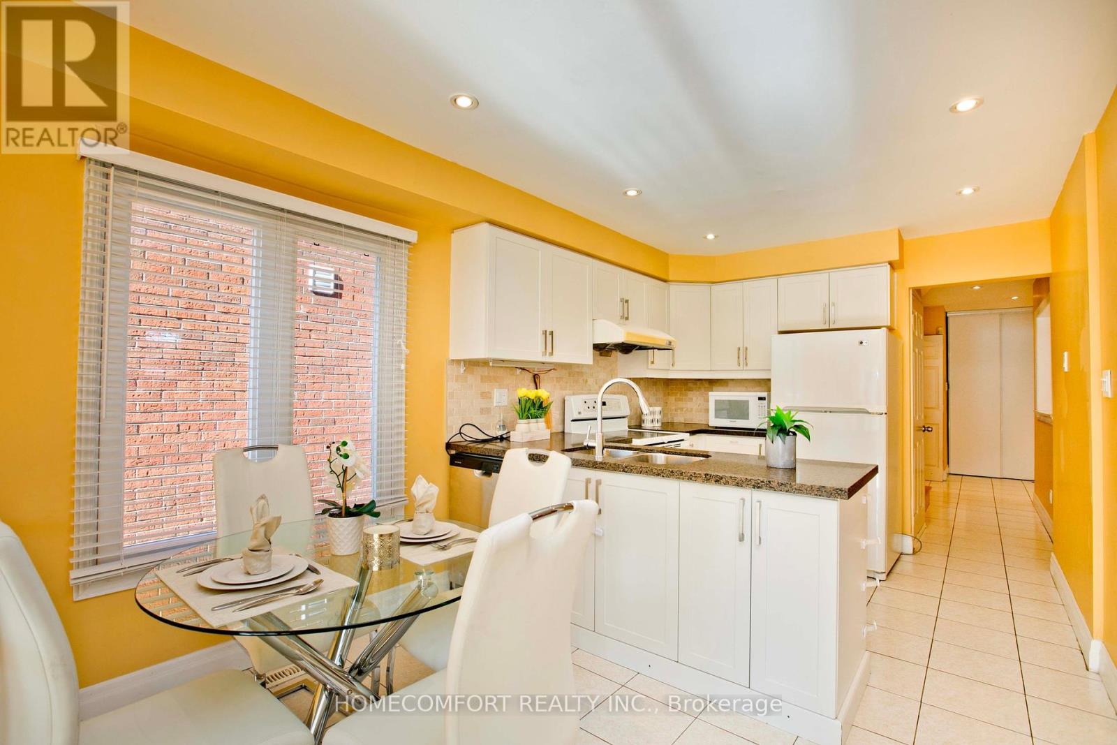 Photo 11 of 100 Nettlecreek Crescent, Toronto ON
