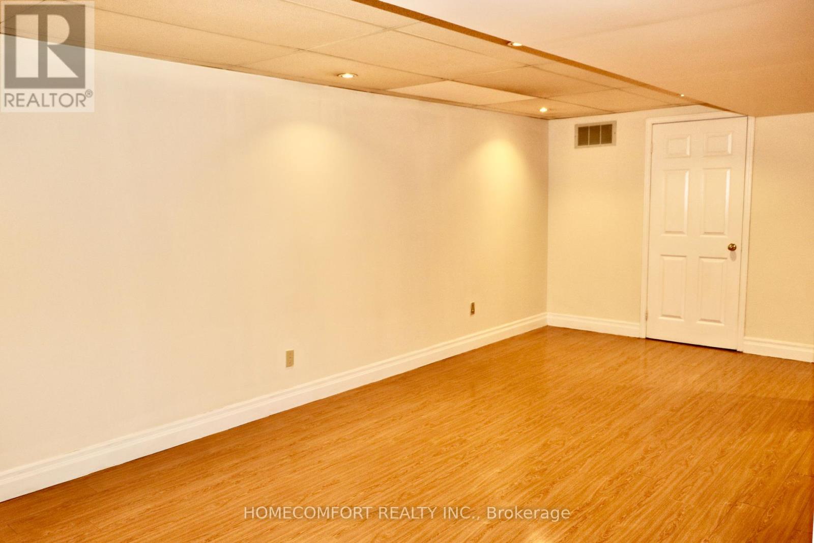 Photo 25 of 100 Nettlecreek Crescent, Toronto ON