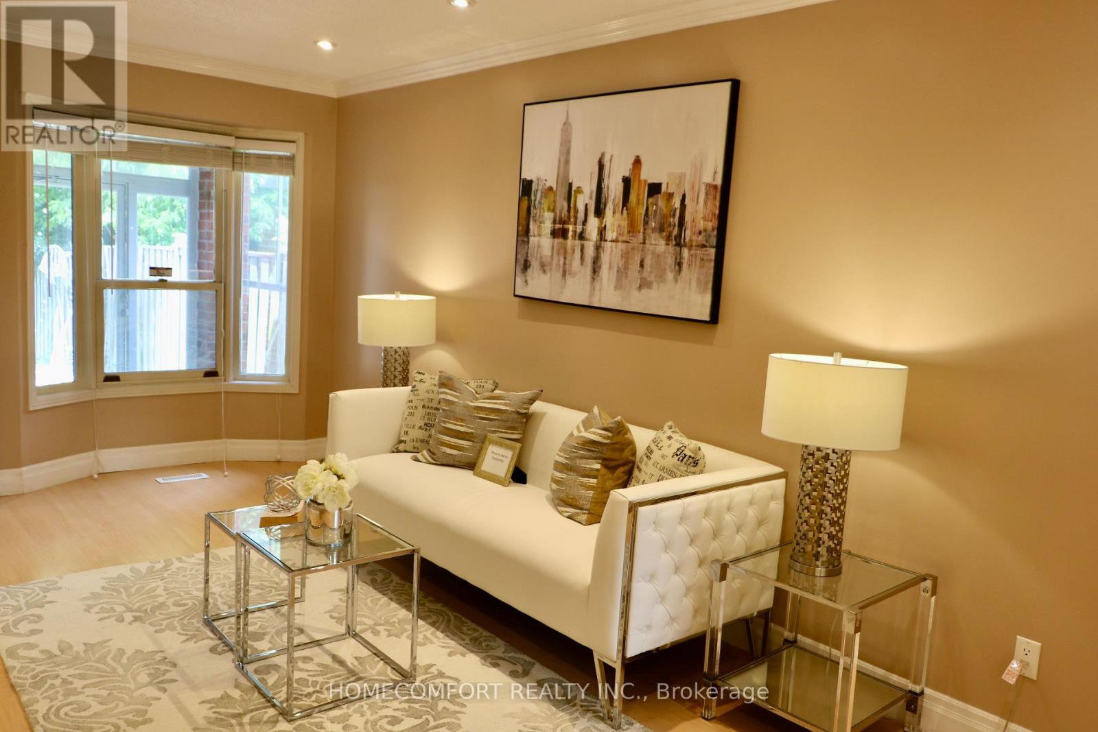 Photo 5 of 100 Nettlecreek Crescent, Toronto ON