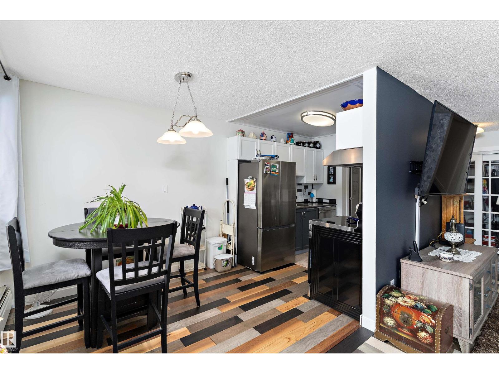 Photo 4 of 3 13450 Fort Rd Nw, Edmonton AB