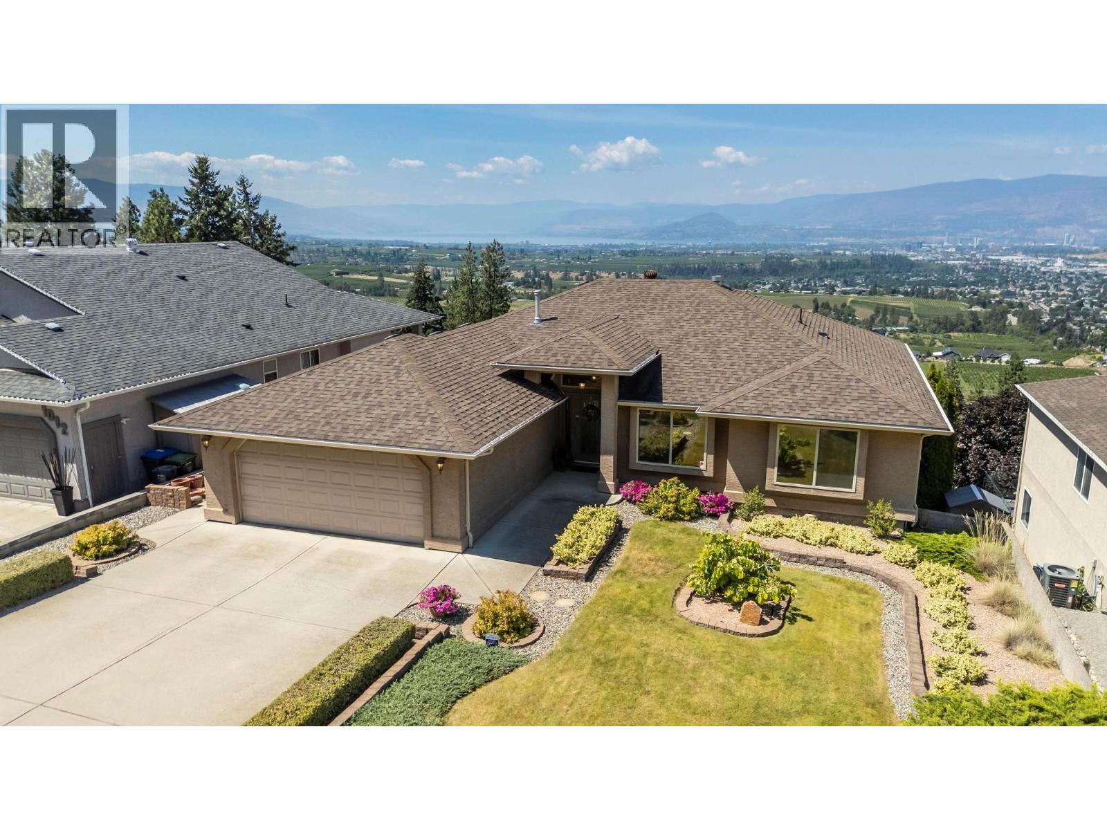 Photo 8 of 1000 Lone Pine Drive, Kelowna BC