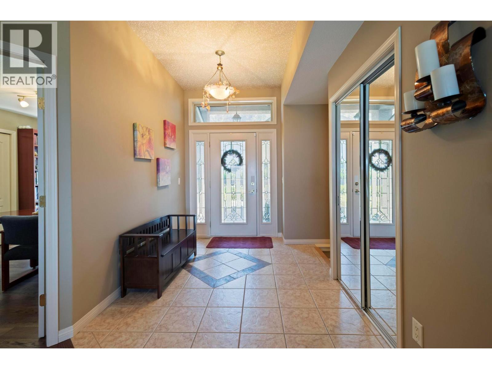 Photo 14 of 1000 Lone Pine Drive, Kelowna BC