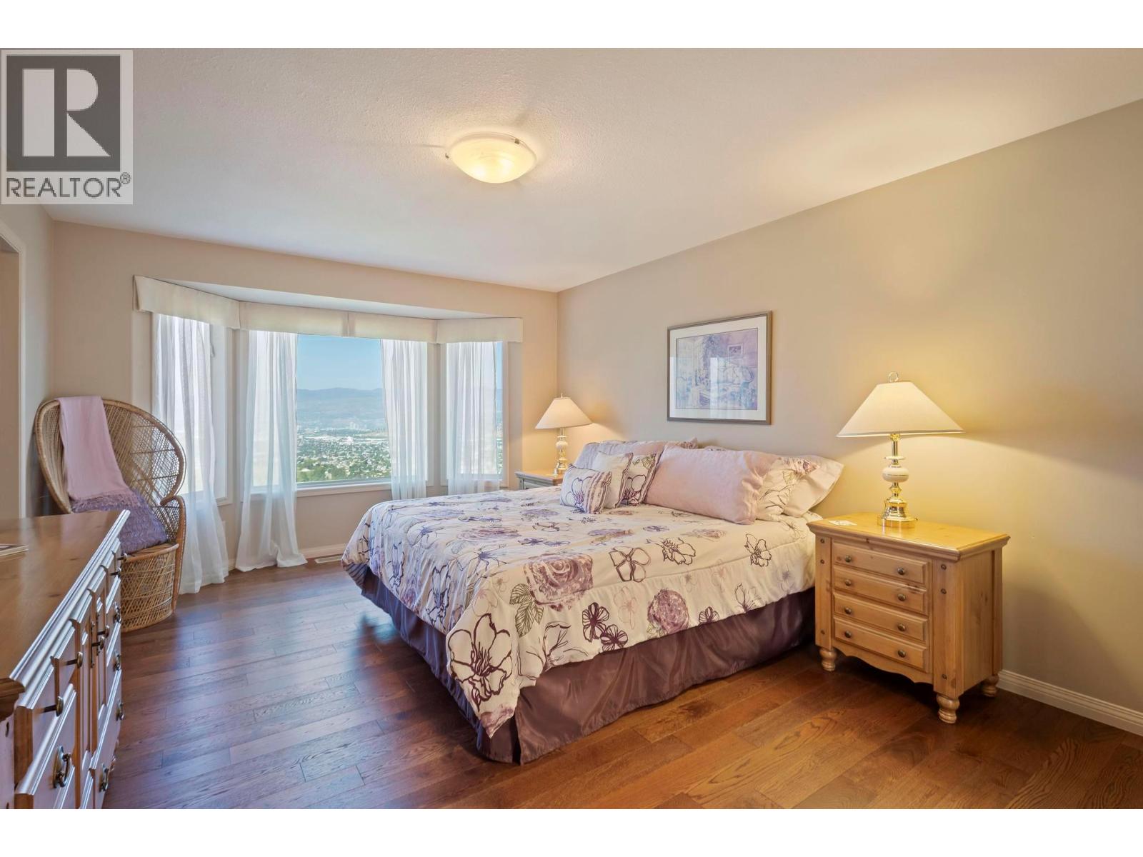 Photo 17 of 1000 Lone Pine Drive, Kelowna BC