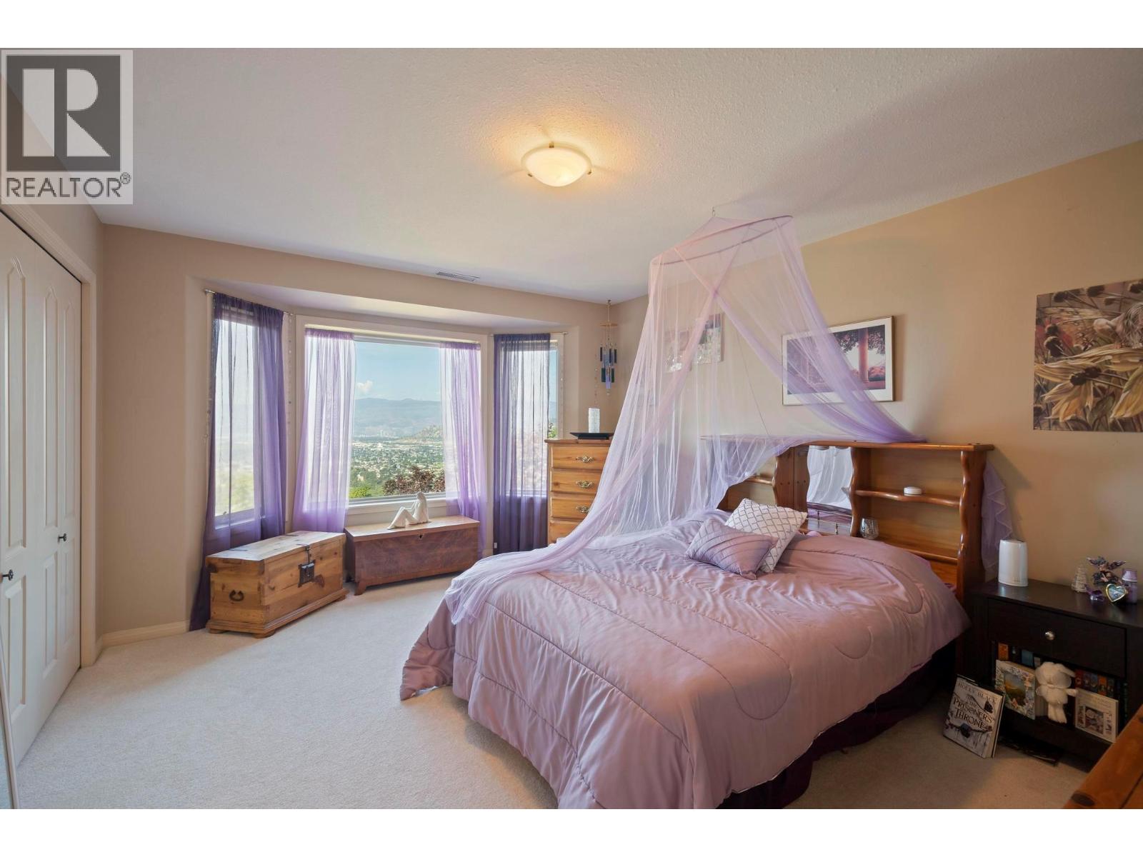 Photo 13 of 1000 Lone Pine Drive, Kelowna BC