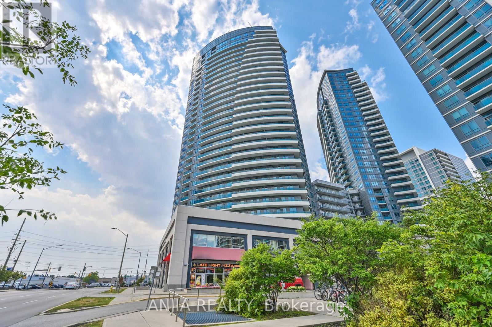 Photo 20 of 1032 7161 Yonge Street, Markham ON