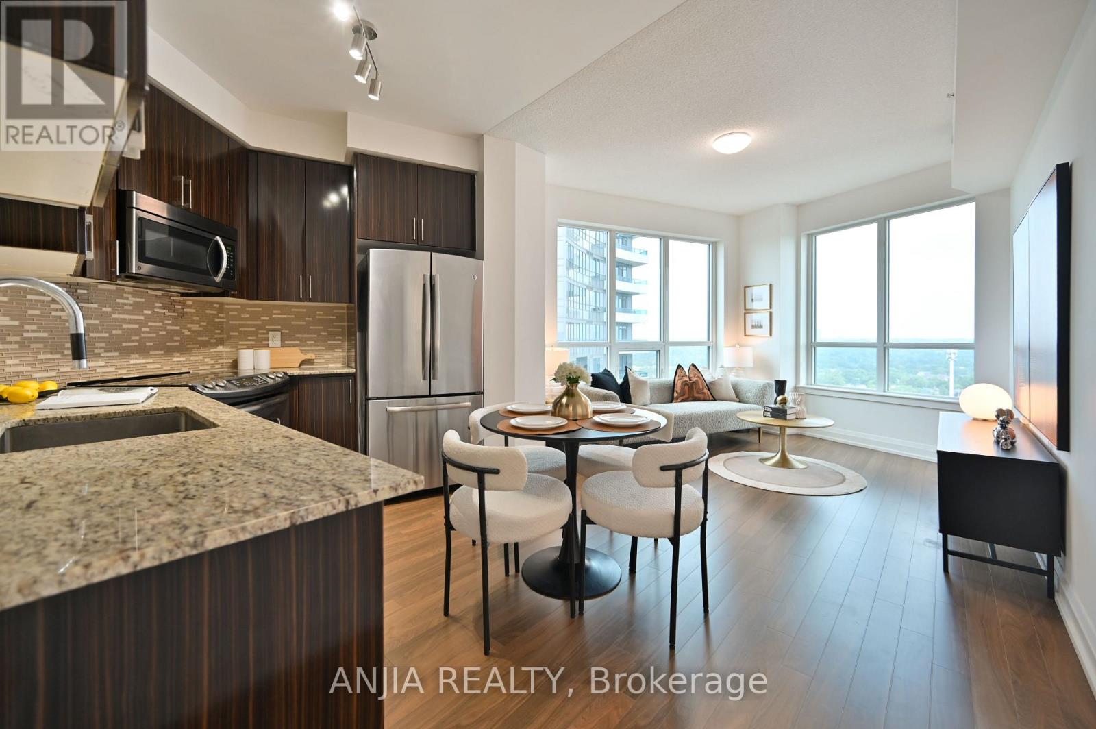 Photo 3 of 1032 7161 Yonge Street, Markham ON