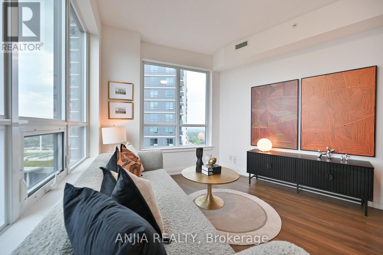 Photo 39 of 1032 7161 Yonge Street, Markham ON