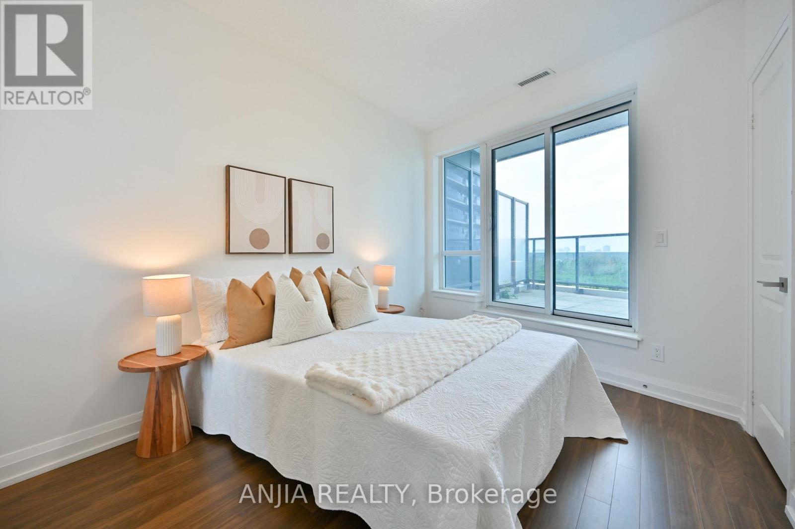 Photo 18 of 1032 7161 Yonge Street, Markham ON