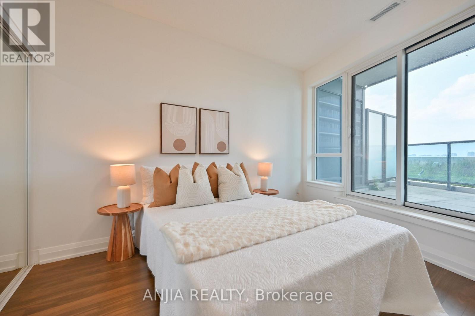Photo 31 of 1032 7161 Yonge Street, Markham ON