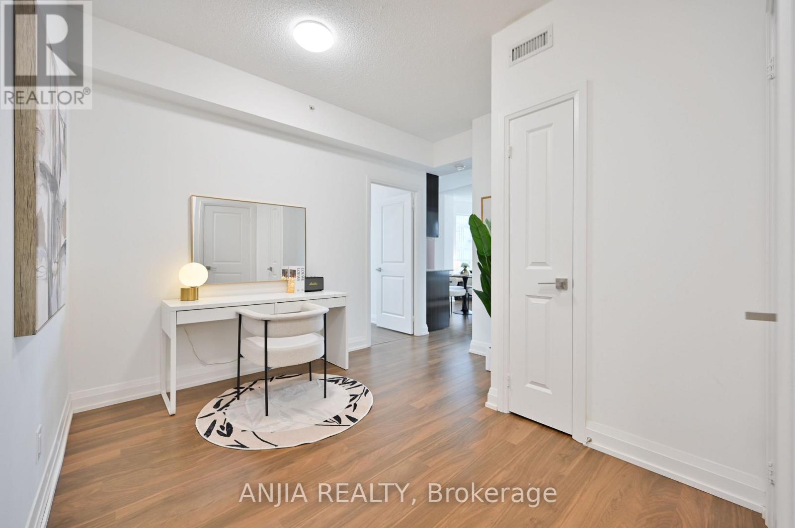 Photo 14 of 1032 7161 Yonge Street, Markham ON